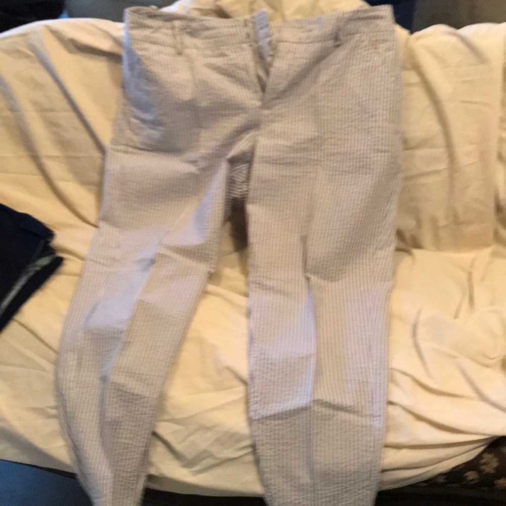 Gray and white stripped cropped pants